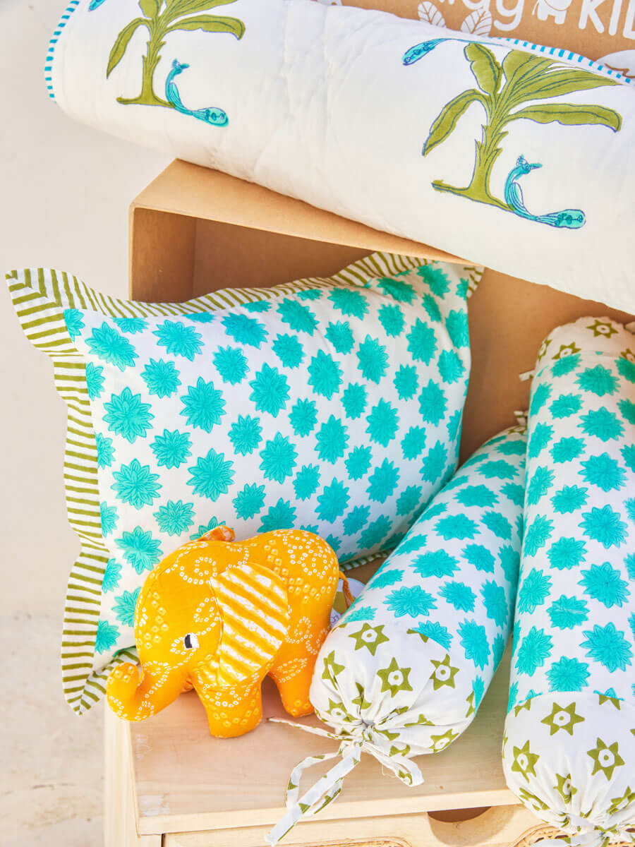 Munnar Infant Gift Bedding Set