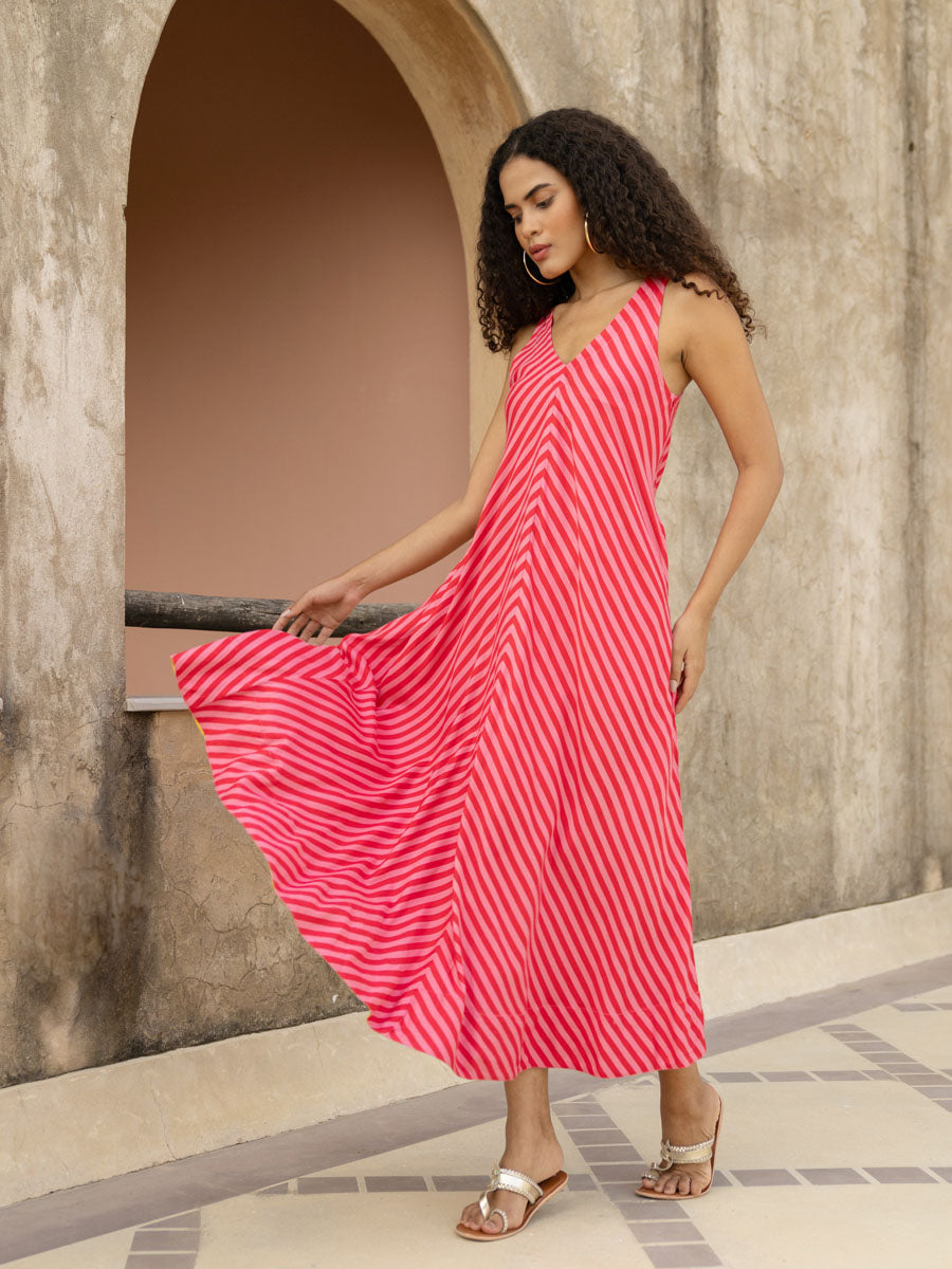 The Queen Sleeveless Dress