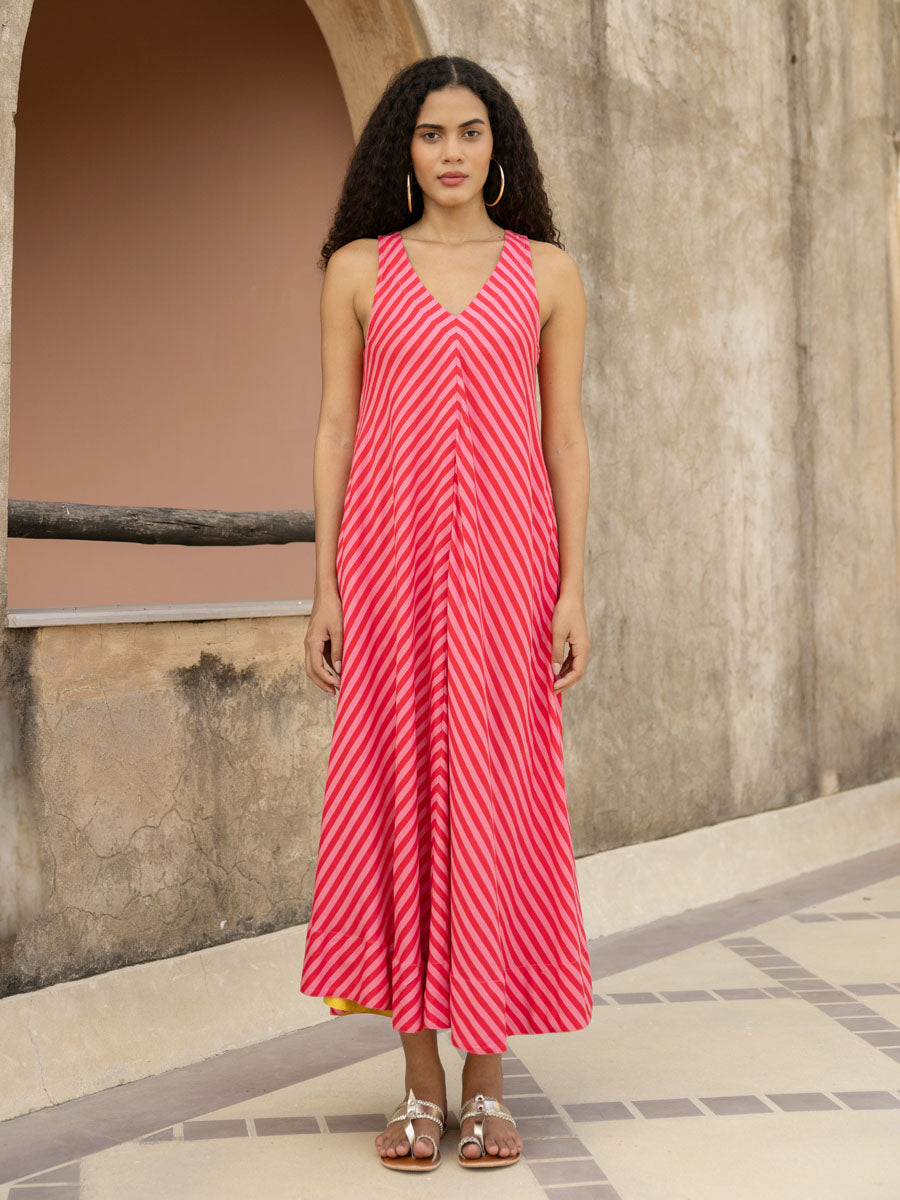 The Queen Sleeveless Dress