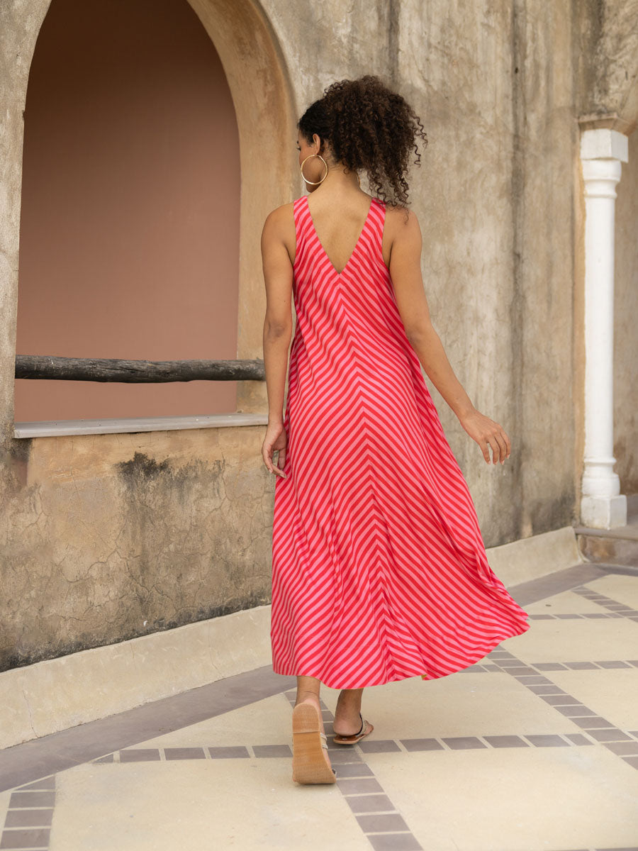 The Queen Sleeveless Dress